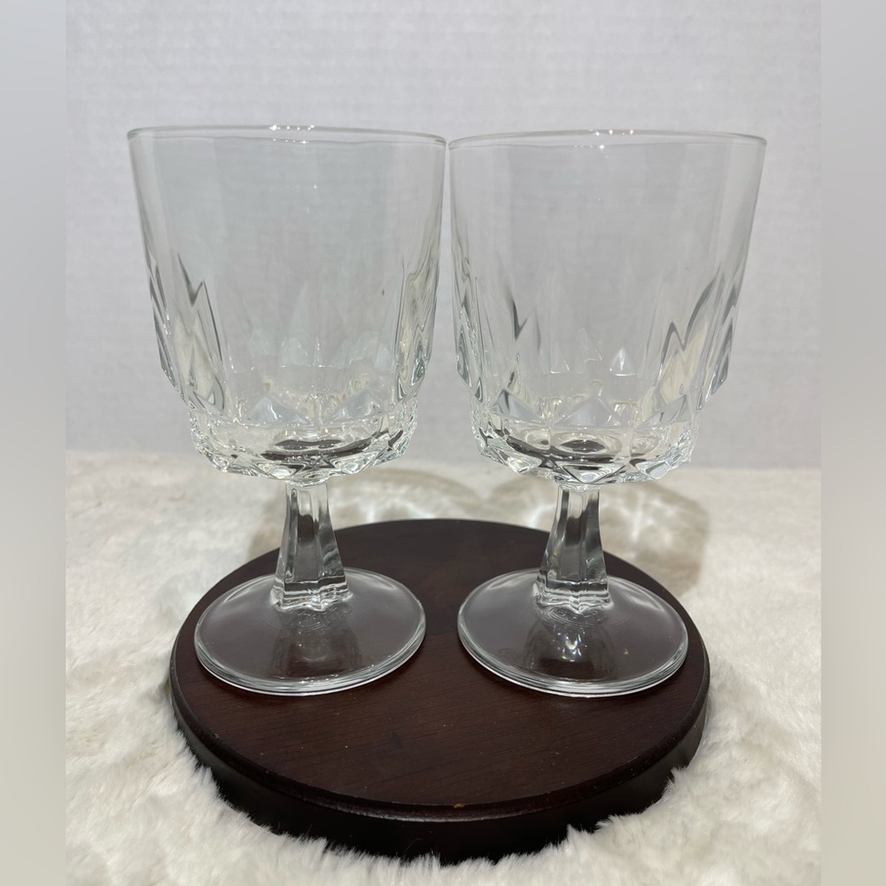 2~ Vintage Arcoroc of France Artic wine/water goblet